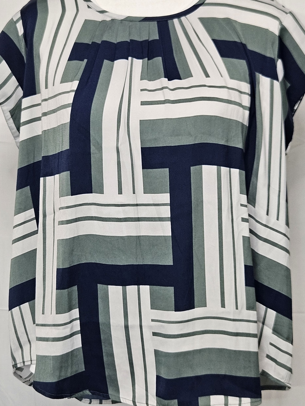 Liz Claiborne Colorblock Short Sleeve Top in Navy, Olive & White